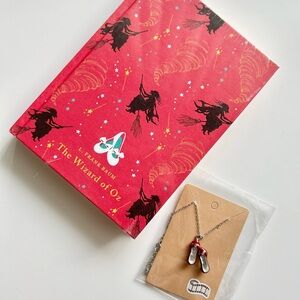 NWT Wizard Of Oz Hardcover Book & Dorothy Ruby Red Slippers Pendant Necklace Set